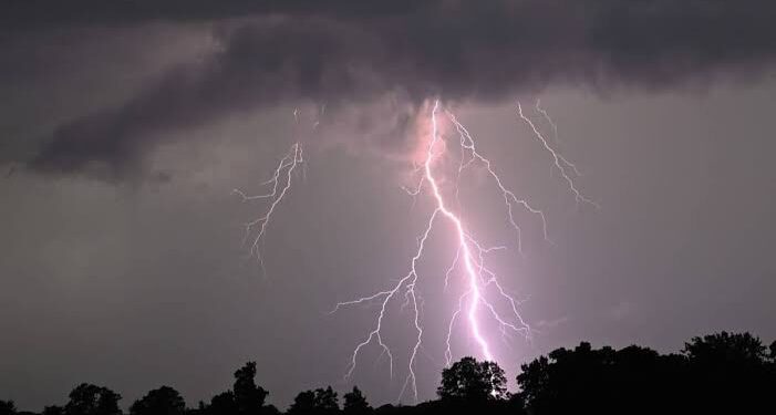 Lightning Kills 13 Children and One Adult During Storm
