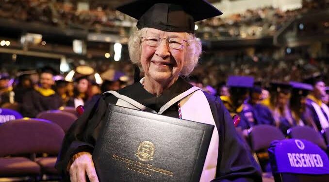 Meet the Great-Grandmother Who Just Graduated College