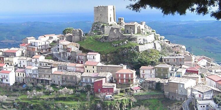 Italian Mayor ‘Bans’ Sickness to Expose Healthcare Crisis