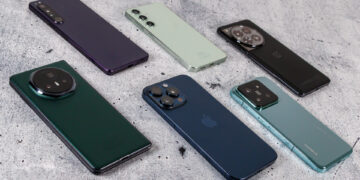 Samsung Leads as Global Smartphone Market Rebounds in 2024