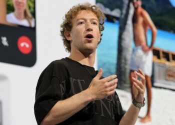 Zuckerberg Criticizes Apple’s Rules and Lack of Innovation