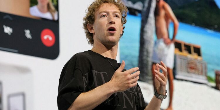 Zuckerberg Criticizes Apple’s Rules and Lack of Innovation