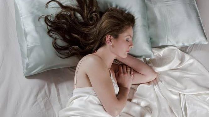 Your Pillowcase Might Be Dirtier Than A Toilet Seat- Here Is Why You Need To Wash It Often
