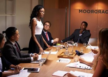 Less Than 5% of Nigerians Earn Over ₦500,000 Monthly