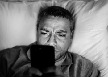 Late to Bed, Sharp in the Head: Night Owls Outperform Early Risers