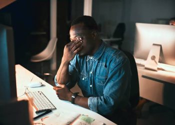 Why That 20-Minute Nap at Work Might Just Make You a Superstar