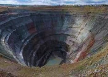 China Digs Into Earth’s Past with World’s Deepest Desert Hole—What Are They Looking For?