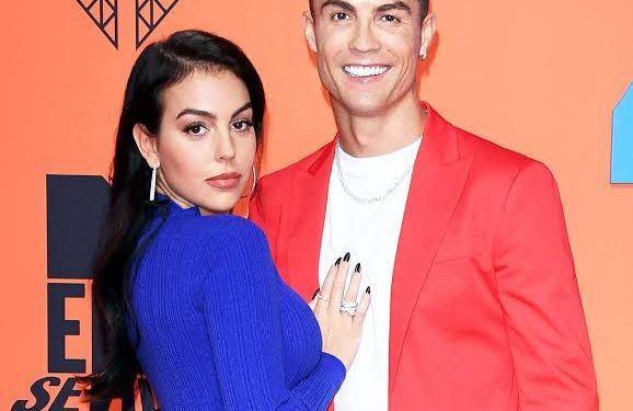 Ronaldo’s Long-term Girlfriend Hints at Engagement