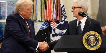 Apple Pledges $100B U.S. Investment as Trump eyes iPhone Tariffs