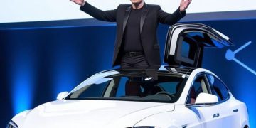 Tesla Investors Greenlight Record Breaking $1 Trillion Pay Package for Elon Musk