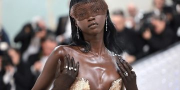 Anok Yai Shuts Down the Fashion World! Wins Model of the Year in Style