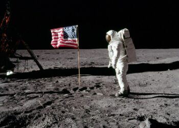 NASA Finally Sends Humans Back Around the Moon After 53 Years