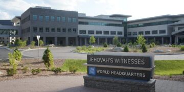 Jehovah’s Witnesses Change Blood Policy. What It Means